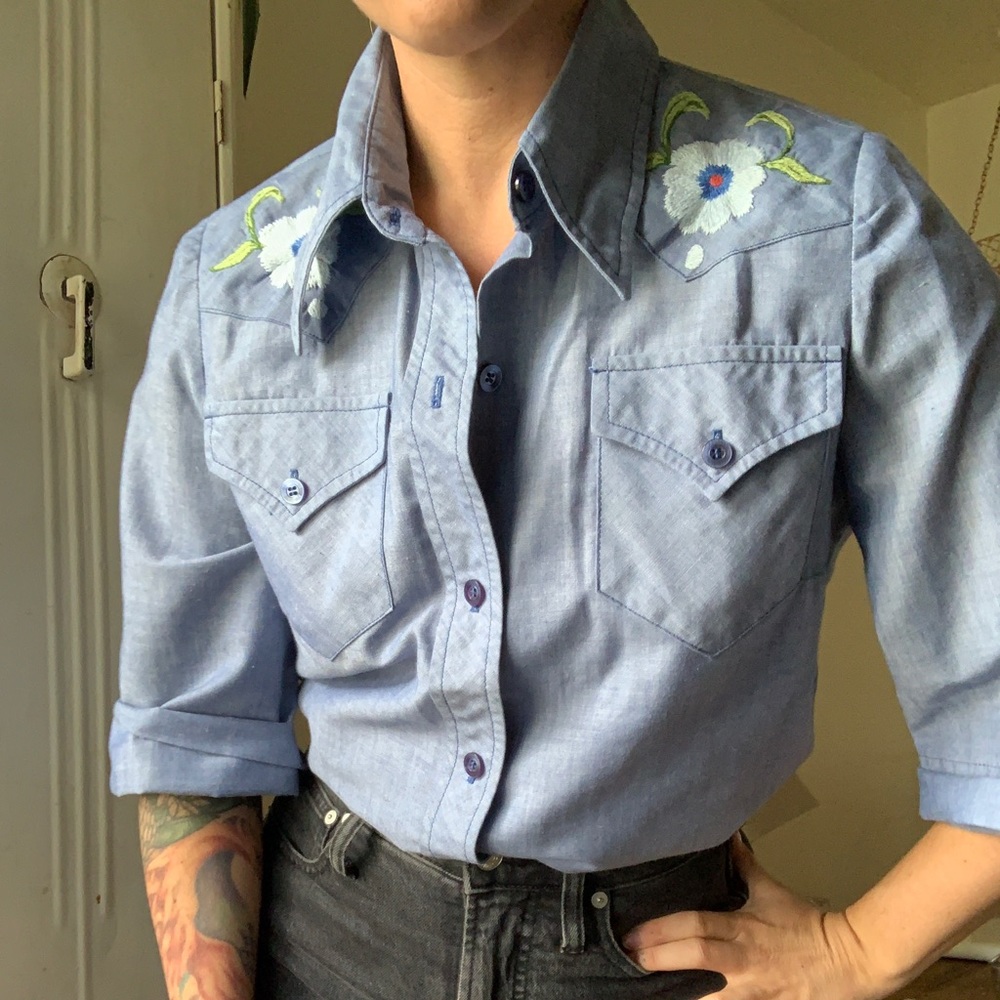 Vintage embroidered chambray blouse fits S-M